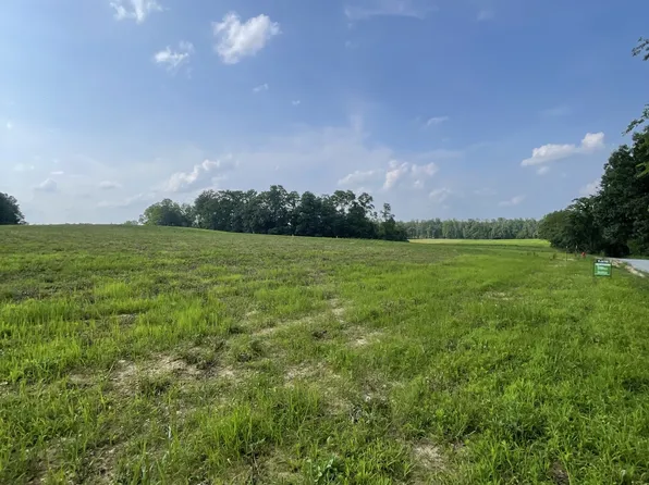 9 Annie Hollow Rd, Westmoreland, TN 37186