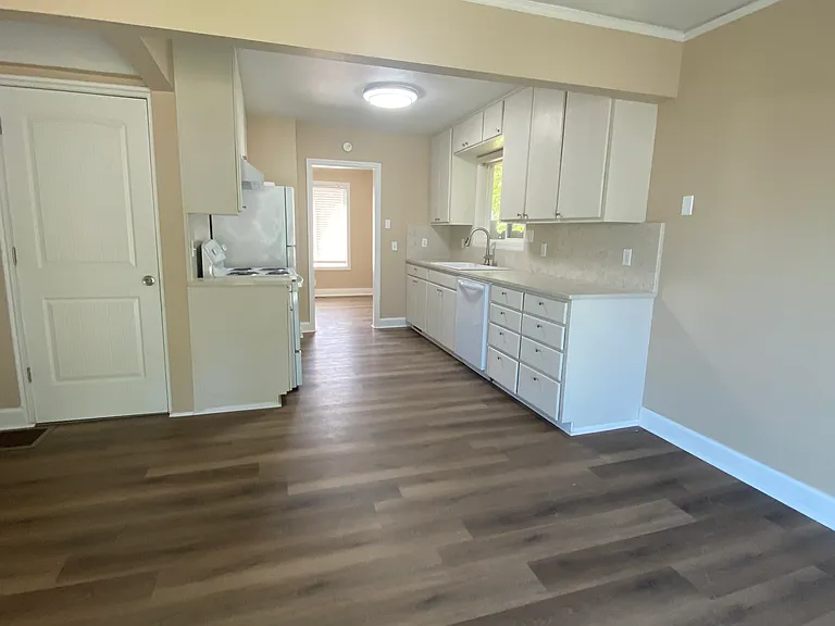 518 NE Everett St — Photo 5