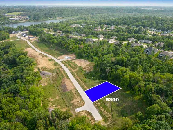 5300 Seminole Valley Trl NE, Cedar Rapids, IA 52411