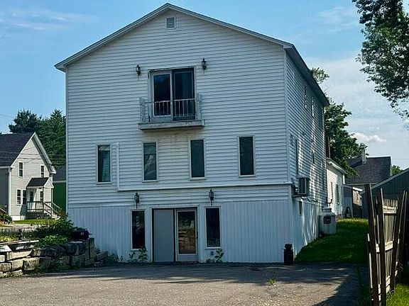 4th image of 121 Clinton Avenue