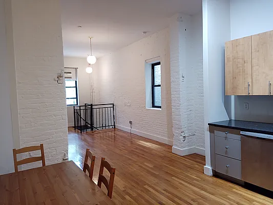 Rented by City Vista Inc | media 2