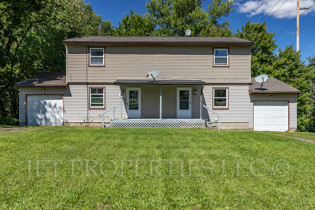 2 bed, 1000 sqft, $1,095 — Photo 1