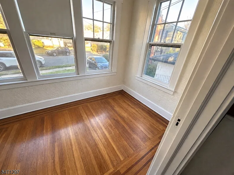 2 bed, 1.0 bath, $2,400 — Photo 4