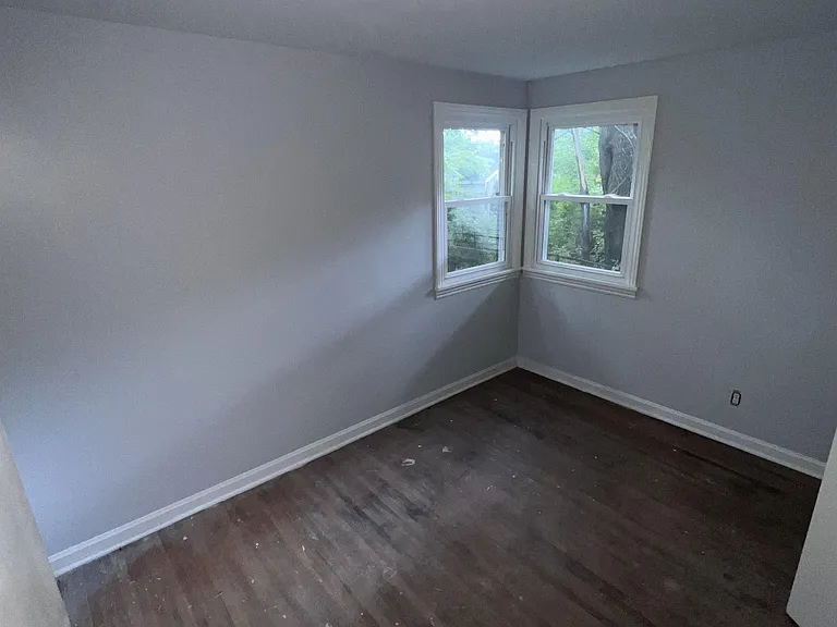 400 Knickerbocker Ave — Photo 17