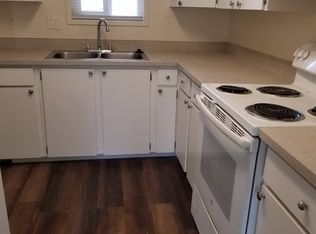 2048 NE Highway 99w APT 27, McMinnville, OR 97128