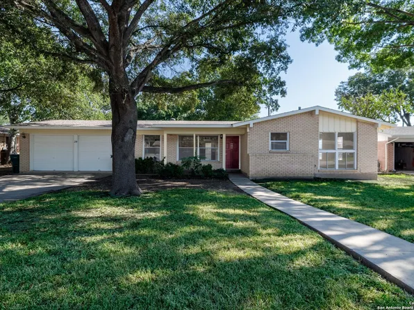 218 BEECHWOOD AVE, Universal City, TX 78148