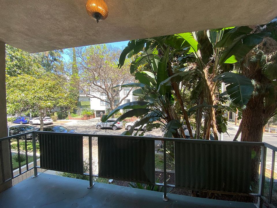 1st image of 319 S Clark Dr APT 102