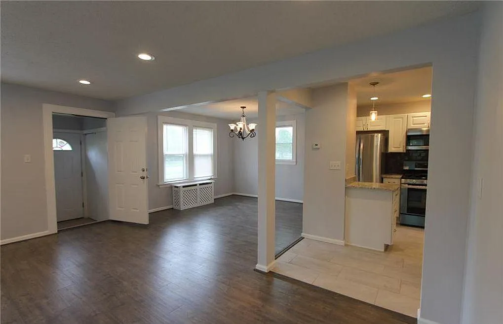 169 Robbins Ave — Photo 2
