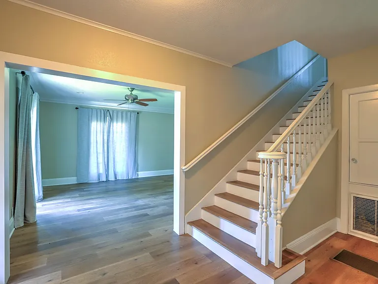 811 E Chapman Ave — Photo 4