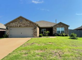 1207 W Missouri Ave, Claremore, OK 74019