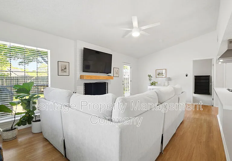 13402 Langtry St — Photo 6