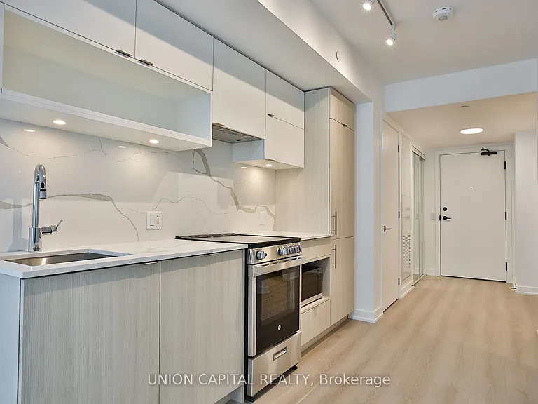 100 Queen St E #2312 — Photo 10
