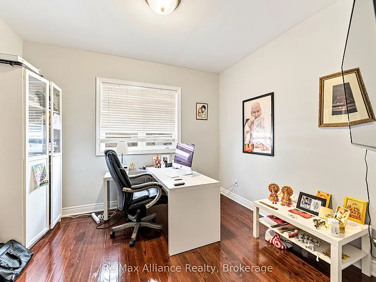 2404 Rideau Dr — Photo 15
