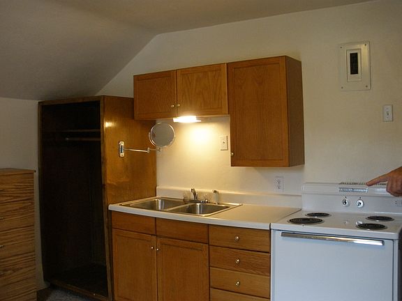 4th image of 319 E Spruce St APT 3