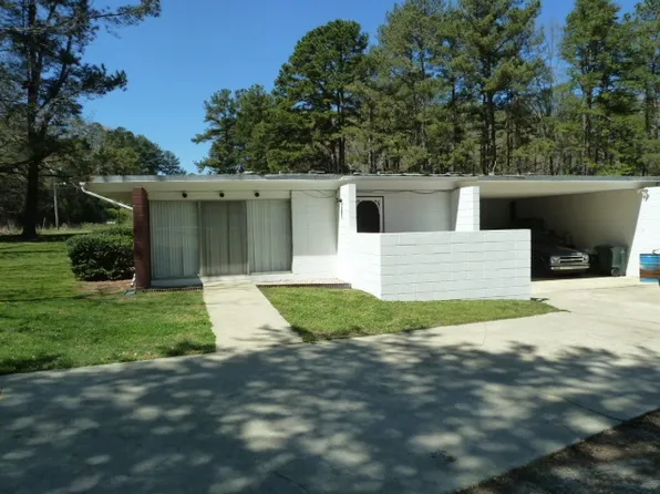 401 Mountain View Dr, Seneca, SC 29672