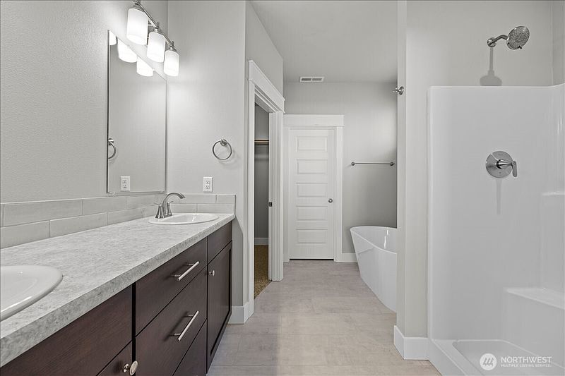 5th image of 700 N Street NE