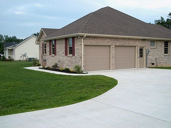 3rd image of 89 Jamie Cir