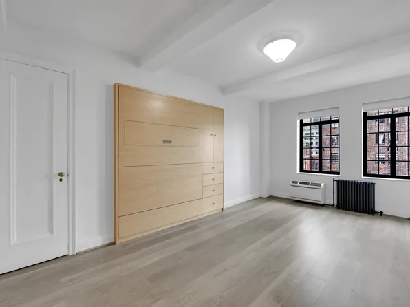 25 Tudor City Place image 3 of 23