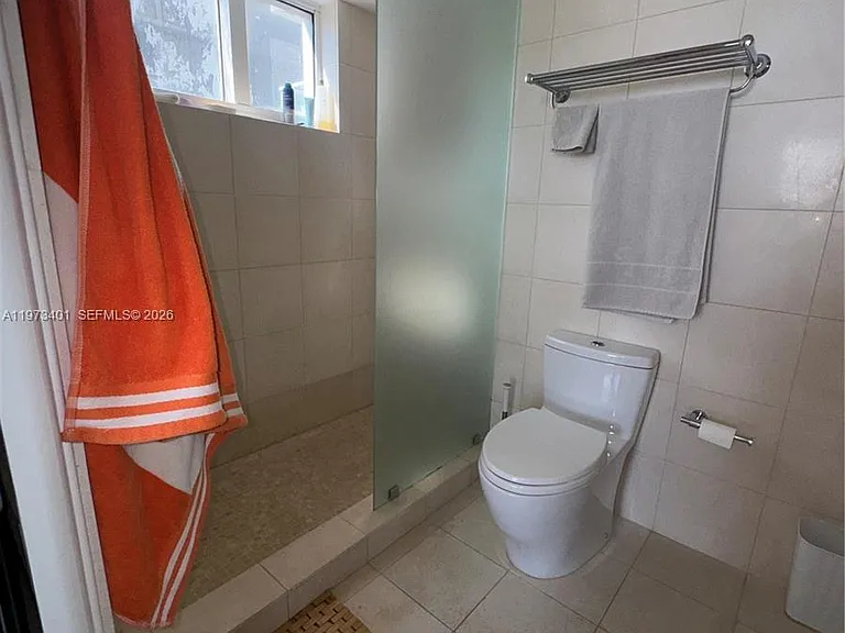 2457 Collins Ave #405 — Photo 11