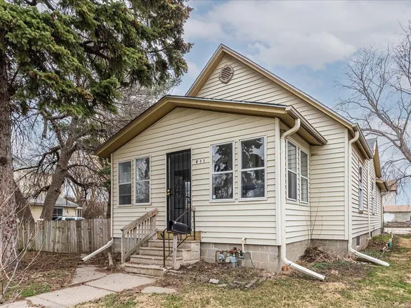 911 Avenue C, Council Bluffs, IA 51503