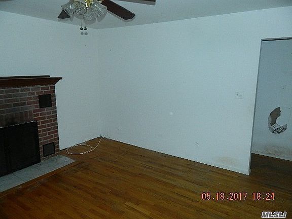 3rd image of 106 Lou Ave