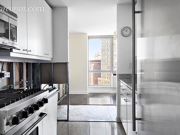 3rd image of 1965 Broadway APT 15E