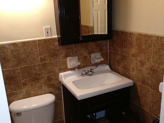 4th image of 1320 E 84th St APT 1