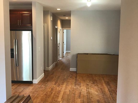 5th image of 178 Allison Ave #1