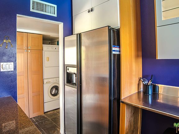 4th image of 215 N Lyn Cir