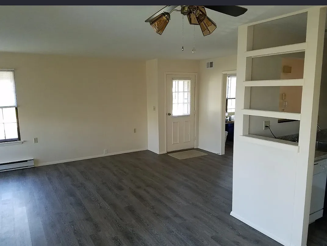 2 bed, 848 sqft, $2,000 — Photo 2