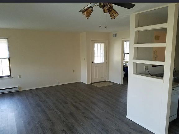 2nd image of 454A Chesterfield Ct