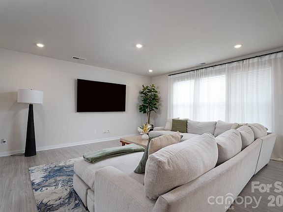 4th image of 212 Brownstone Dr #81