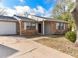 6958 Fallbrook Ct W, Fort Worth, TX 76120