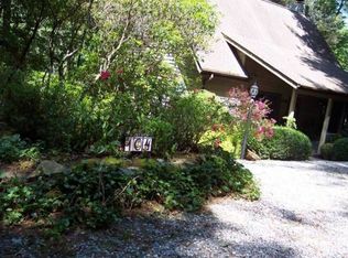 104 Hogback Ct, Sapphire, NC 28774