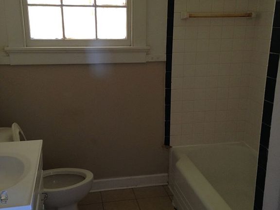 4th image of 2728 Lavender St
