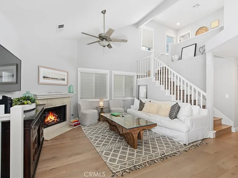 608 Poinsettia Ave #B — Photo 2