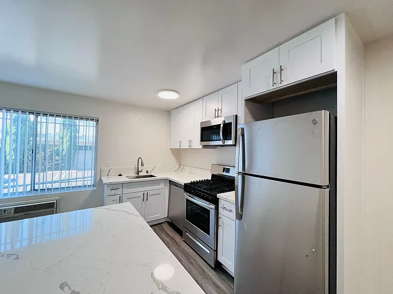 MC 6861 Sepulveda Properties, LLC — Photo 30