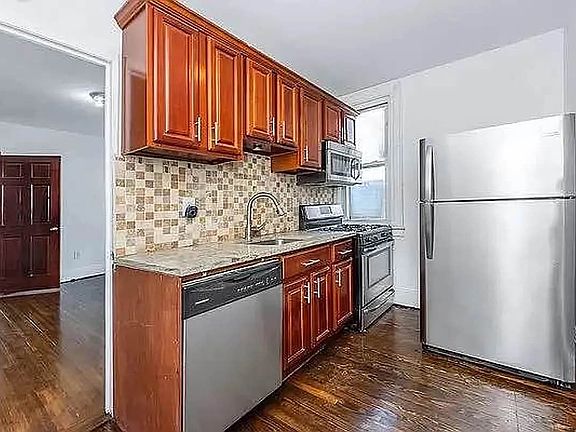 3rd image of 1954 Hazen St #2