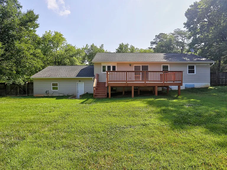 1735 Maple Ave — Photo 34