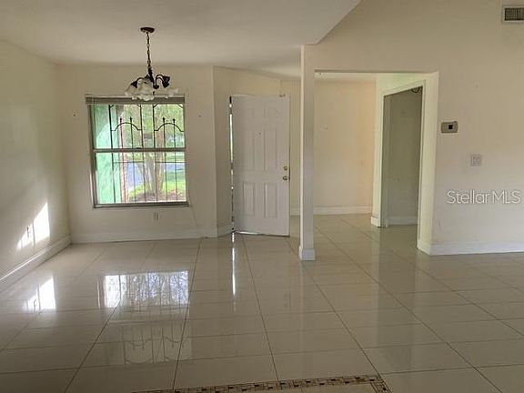 2nd image of 106 Red Rose Cir