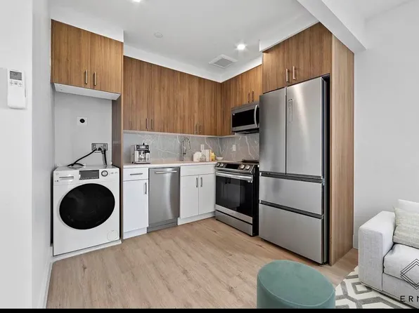 840 New York Avenue image 1 of 6