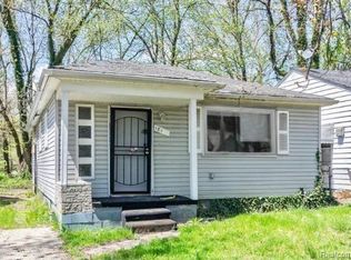 18141 Heyden St, Detroit, MI 48219