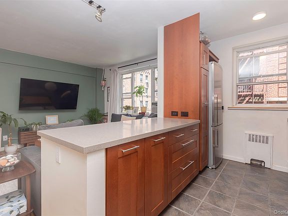 5th image of 12 Westchester Avenue #2J