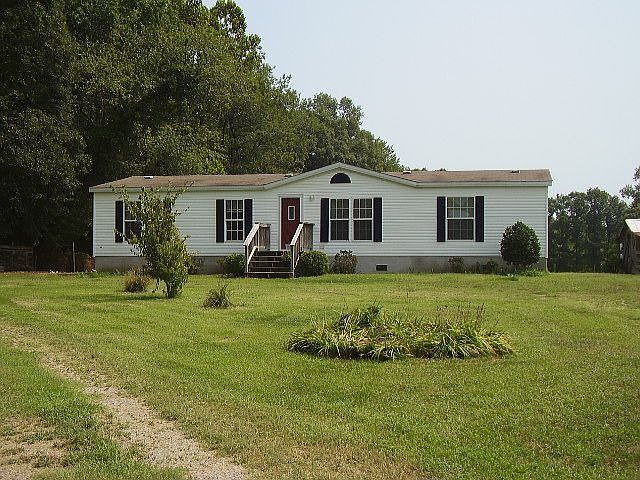 3 Bedroom Home on 6 Acres!