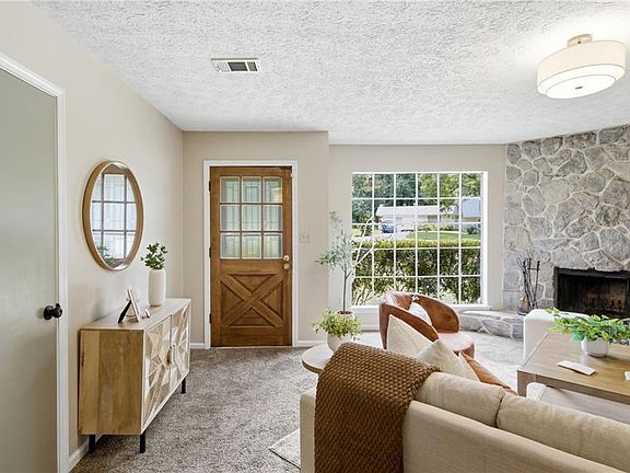2nd image of 626 Deerfield Ln