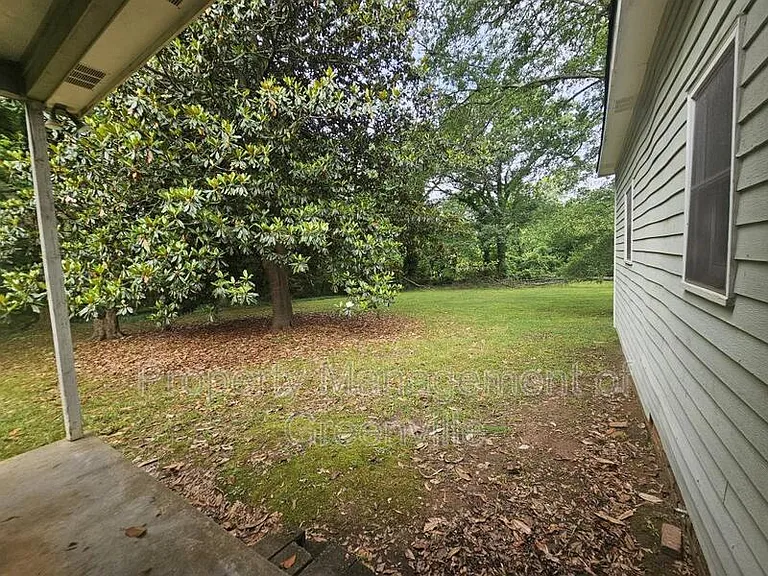 510 Woodside Ln — Photo 15