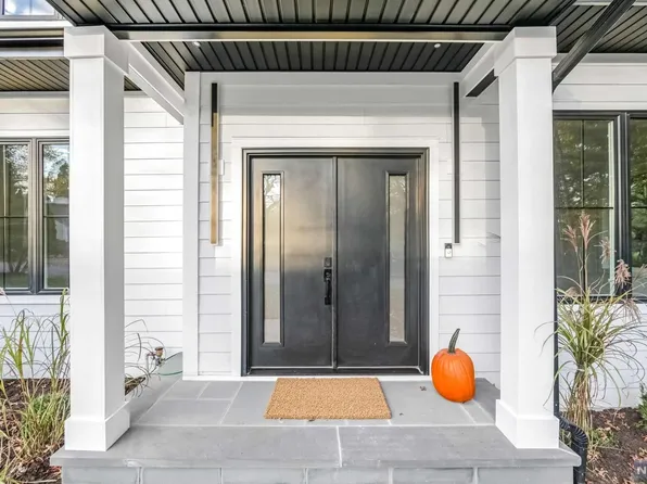 22 Lois Ave, Demarest, NJ 07627