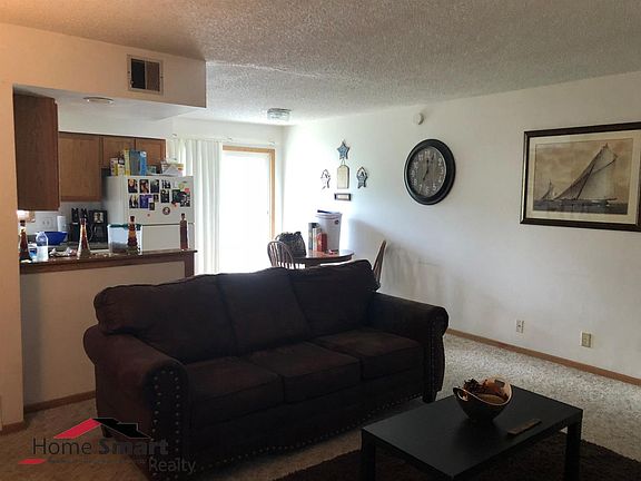 4th image of 215 C St