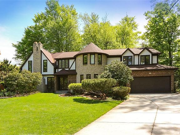 3rd image of 91 Rolling Meadow Ln