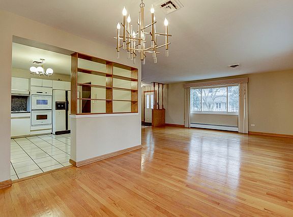 4th image of 3920 Gregory Dr